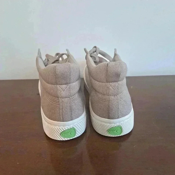 CARIUMA Sneakers NWOT SIZE 9 - Picture 4 of 9